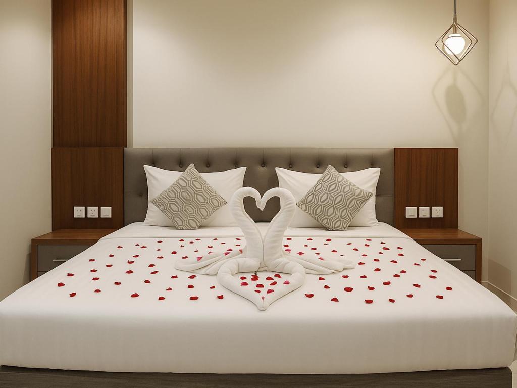 Al Alalamein Suites
