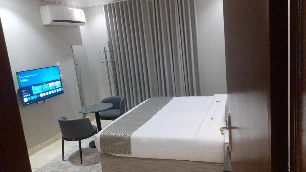 Single Guest Suites